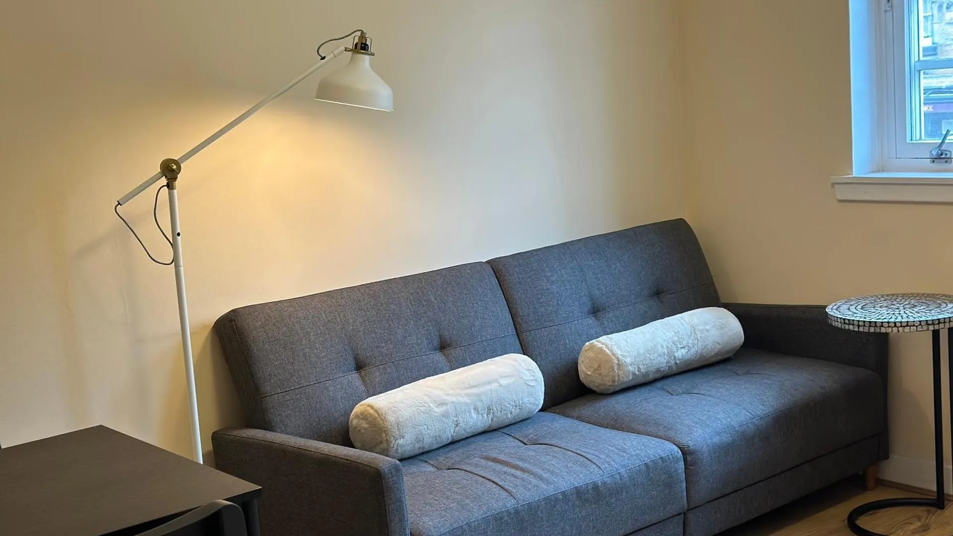 Apartment One Room With Parking Space Edinburgh