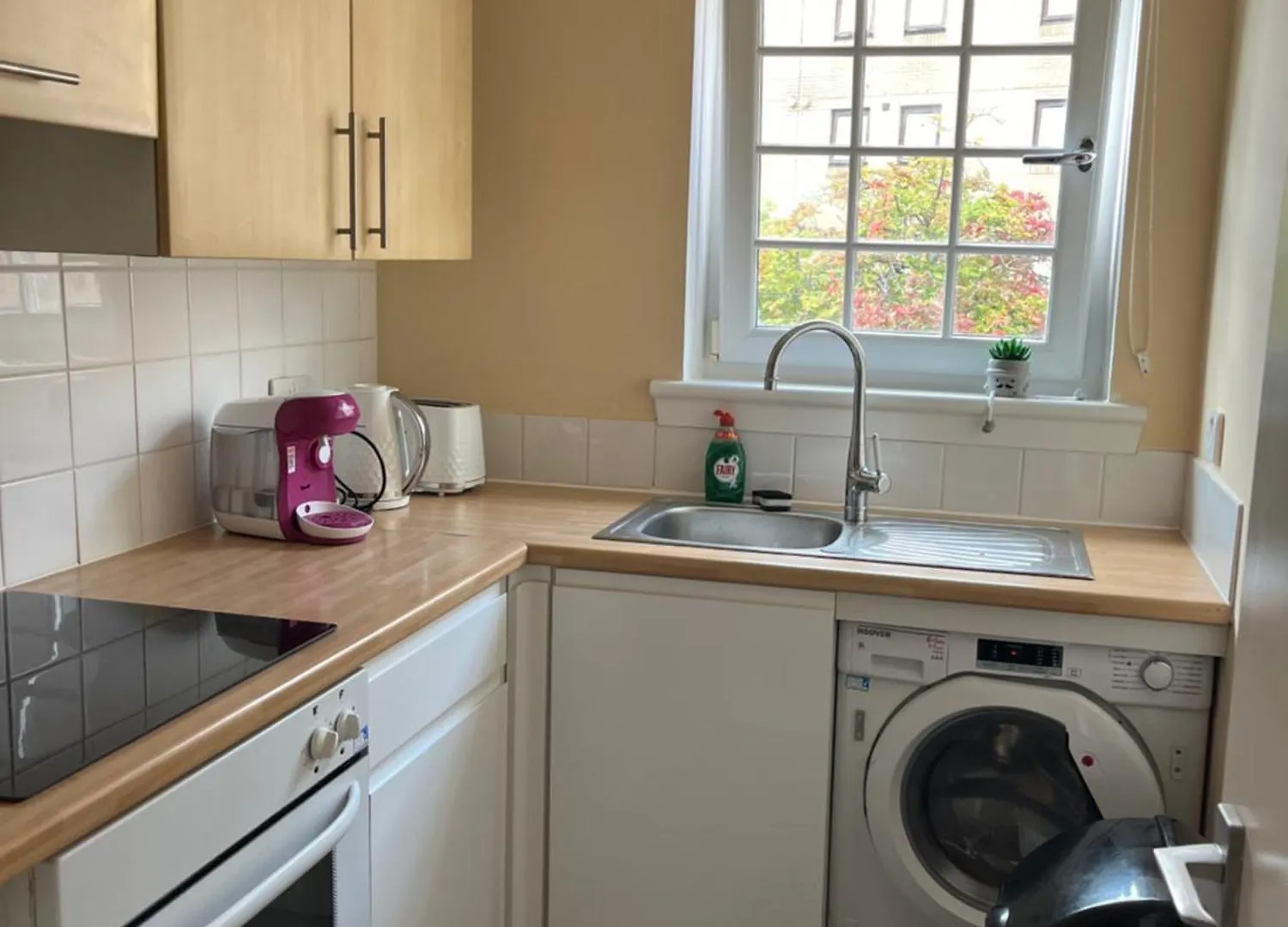 One Room With Parking Space Edinburgh Apartment